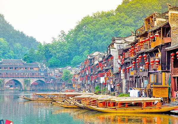 Du lịch Phượng Hoàng cổ trấn Trung Quốc có gì